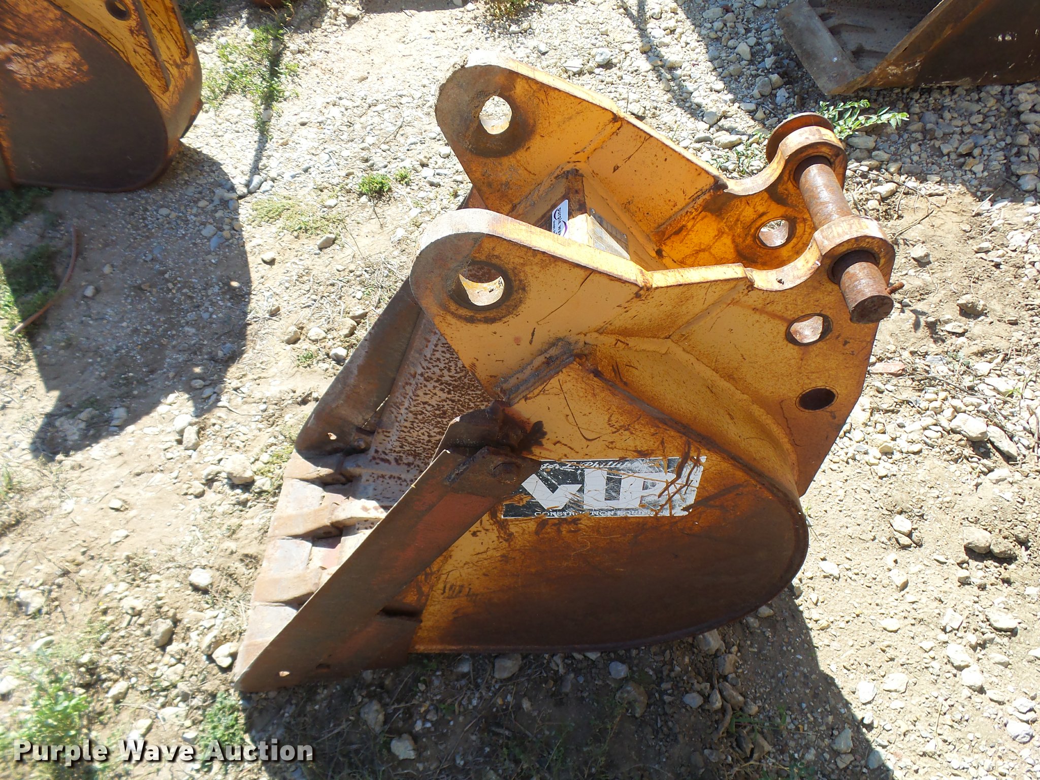 Gannon backhoe bucket in Wichita, KS Item DA9965 sold Purple Wave