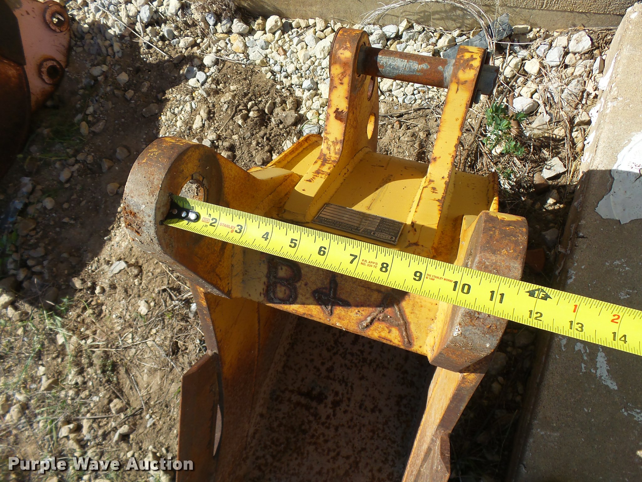 Gannon backhoe bucket in Wichita, KS Item DA9966 sold Purple Wave