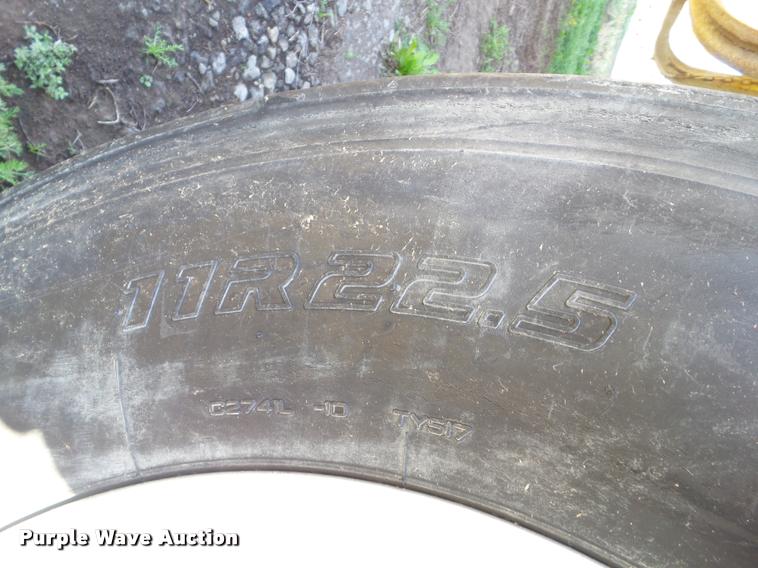 image for item BZ9932 2007 Eby livestock trailer