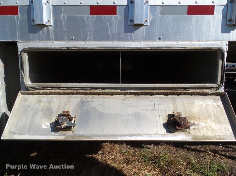 image for item BZ9932 2007 Eby livestock trailer