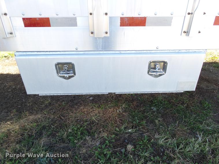 image for item BZ9932 2007 Eby livestock trailer