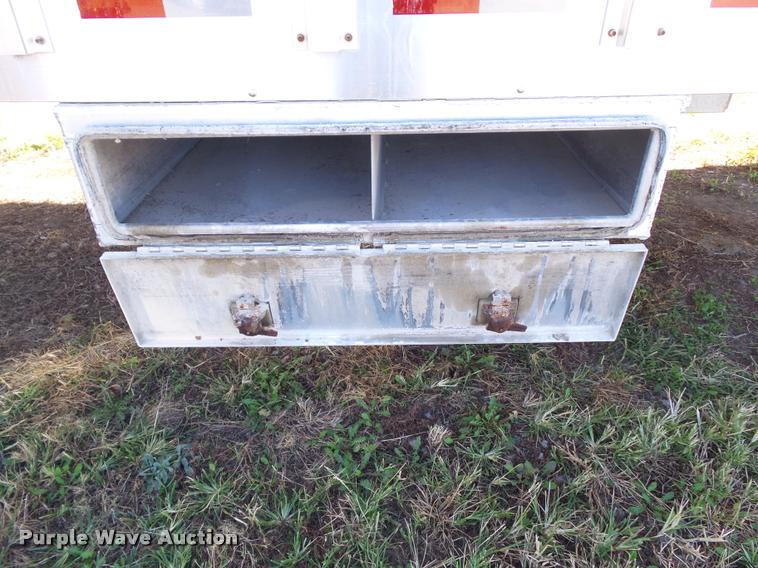 image for item BZ9932 2007 Eby livestock trailer