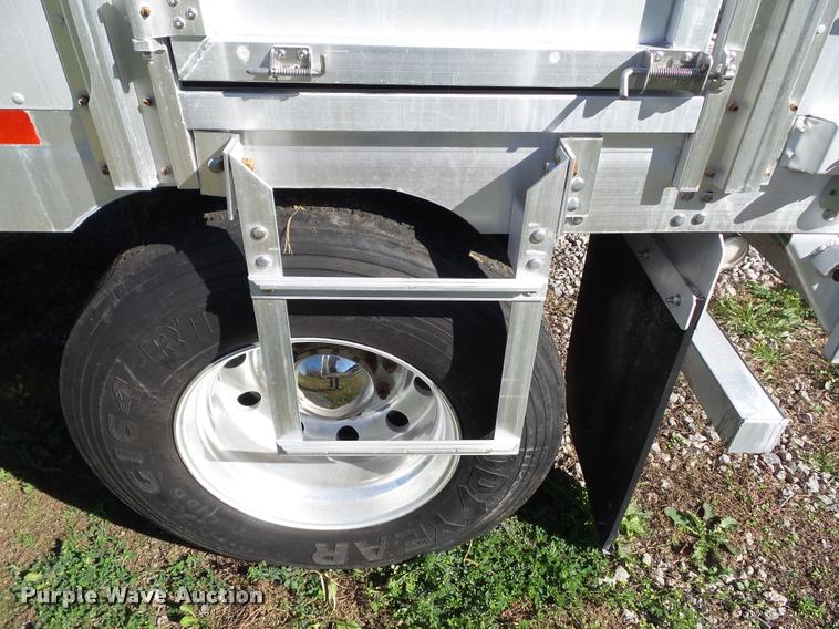 image for item BZ9932 2007 Eby livestock trailer