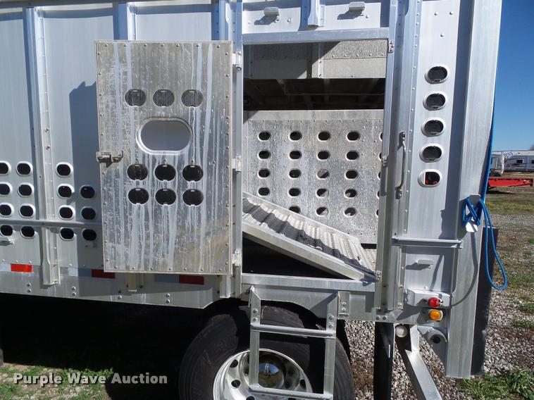 image for item BZ9932 2007 Eby livestock trailer