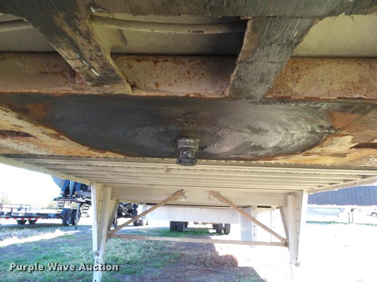 image for item BZ9932 2007 Eby livestock trailer