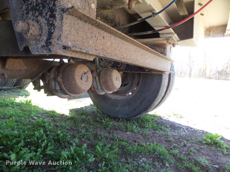 image for item BZ9932 2007 Eby livestock trailer