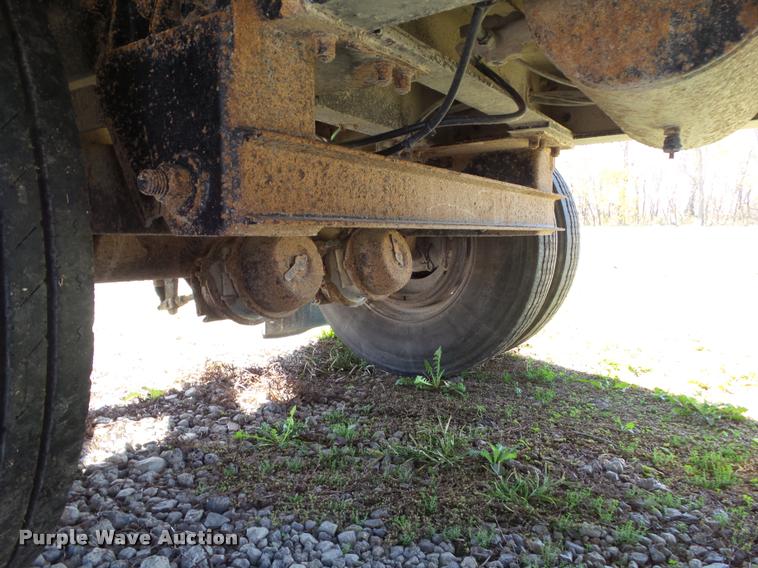 image for item BZ9932 2007 Eby livestock trailer