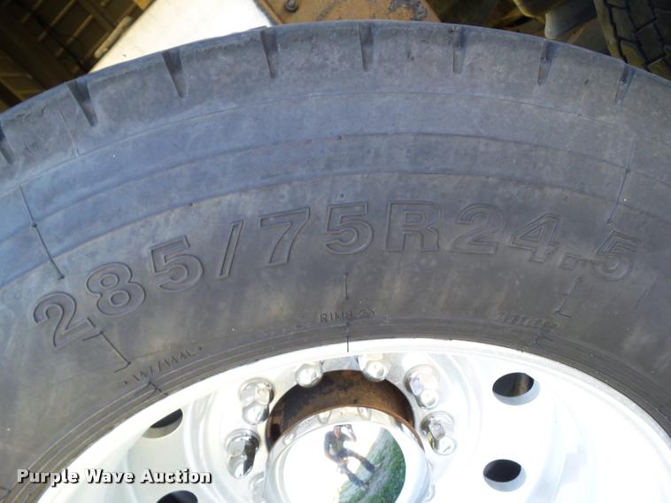 image for item BZ9933 2001 Timpte double hopper grain trailer