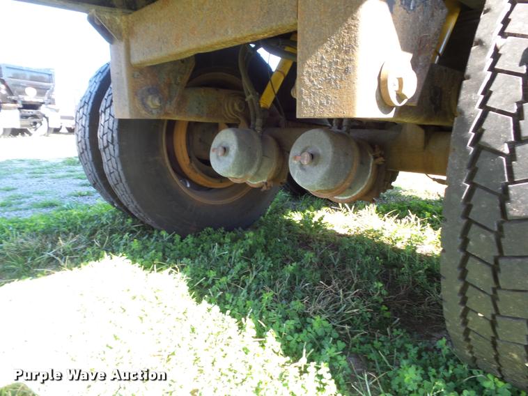 image for item BZ9933 2001 Timpte double hopper grain trailer