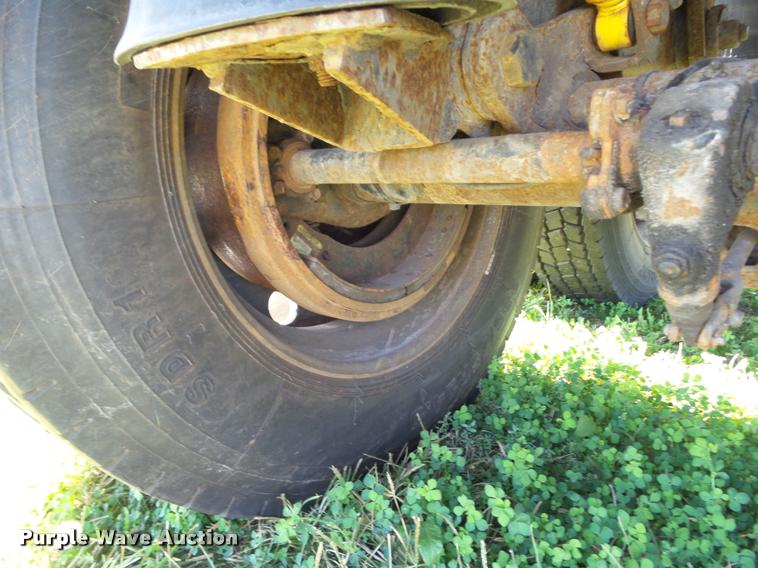 image for item BZ9933 2001 Timpte double hopper grain trailer