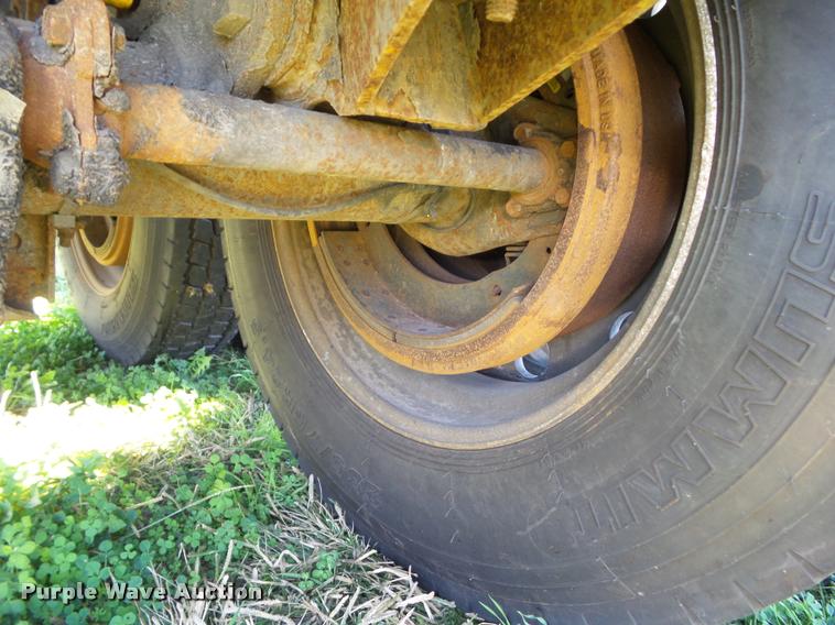 image for item BZ9933 2001 Timpte double hopper grain trailer