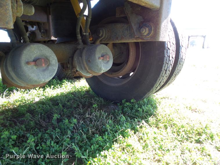 image for item BZ9933 2001 Timpte double hopper grain trailer