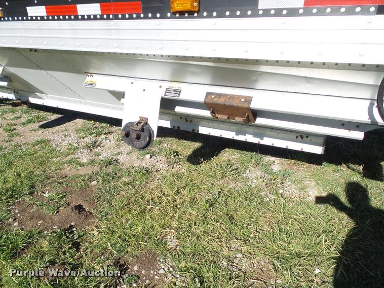 image for item BZ9933 2001 Timpte double hopper grain trailer