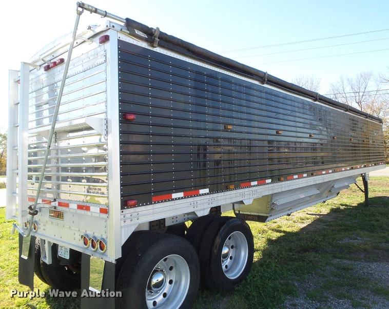image for item BZ9933 2001 Timpte double hopper grain trailer