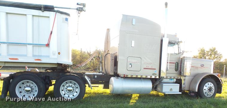 image for item DA3887 1998 Peterbilt 379 semi truck