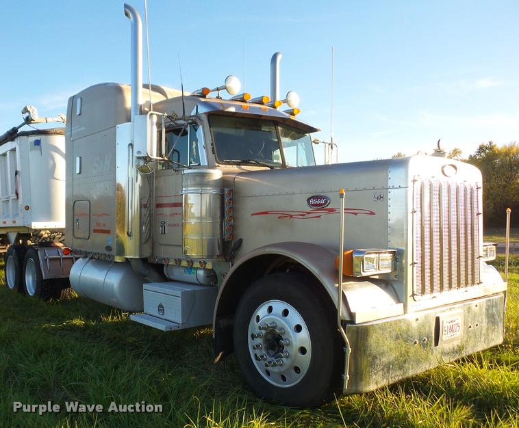 image for item DA3887 1998 Peterbilt 379 semi truck