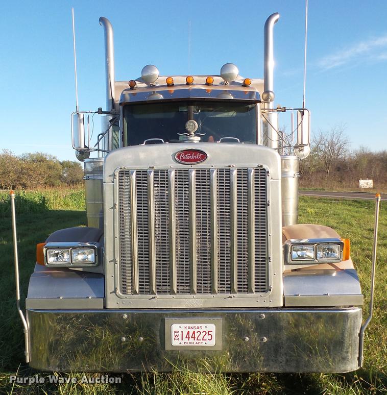 image for item DA3887 1998 Peterbilt 379 semi truck