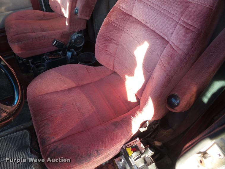 image for item DA3887 1998 Peterbilt 379 semi truck