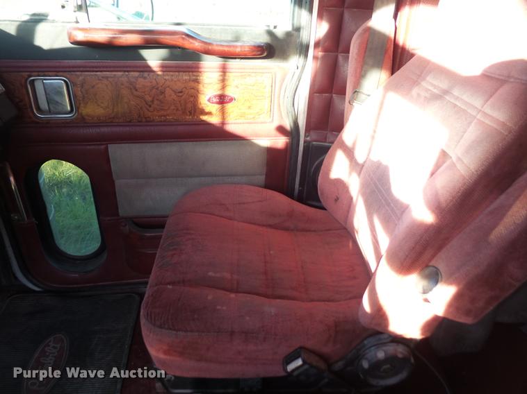 image for item DA3887 1998 Peterbilt 379 semi truck