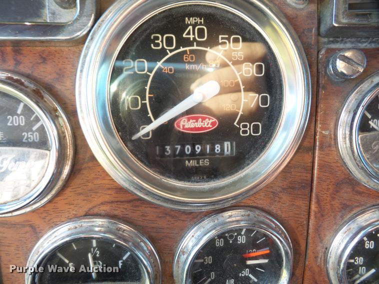 image for item DA3887 1998 Peterbilt 379 semi truck