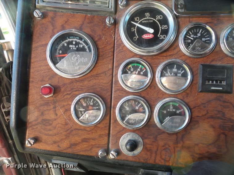 image for item DA3887 1998 Peterbilt 379 semi truck