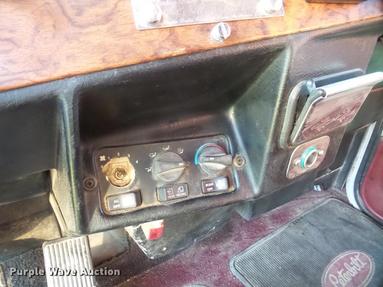 image for item DA3887 1998 Peterbilt 379 semi truck