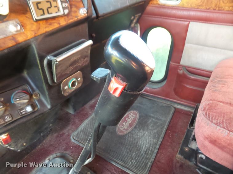 image for item DA3887 1998 Peterbilt 379 semi truck