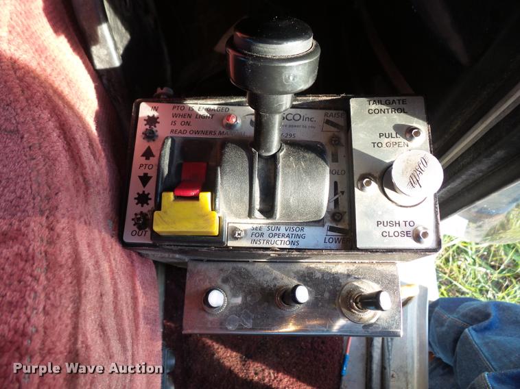 image for item DA3887 1998 Peterbilt 379 semi truck