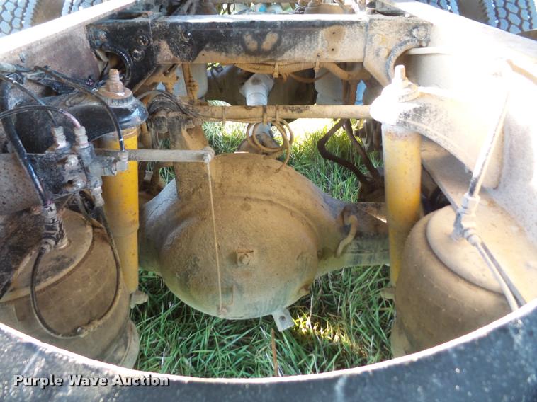 image for item DA3887 1998 Peterbilt 379 semi truck