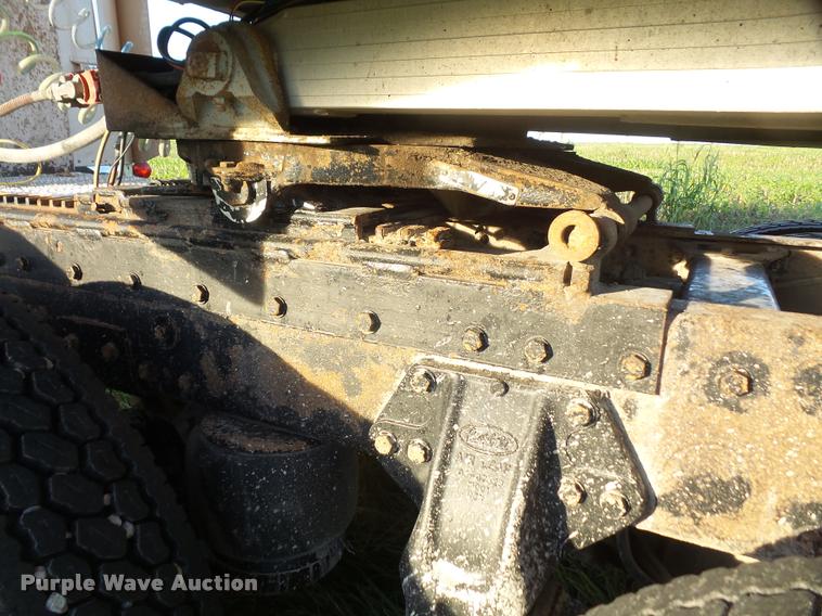 image for item DA3887 1998 Peterbilt 379 semi truck