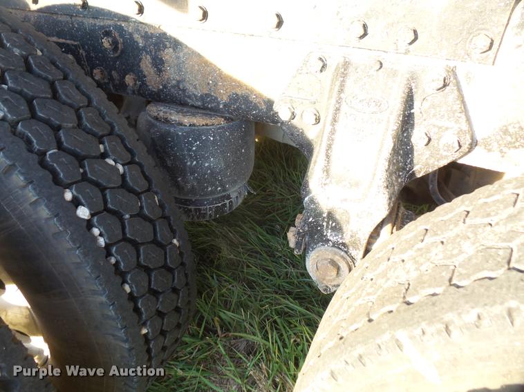 image for item DA3887 1998 Peterbilt 379 semi truck