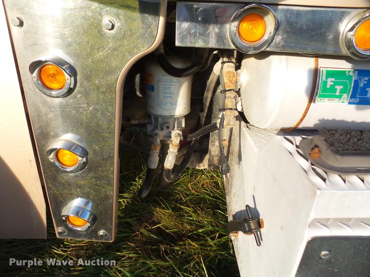 image for item DA3887 1998 Peterbilt 379 semi truck