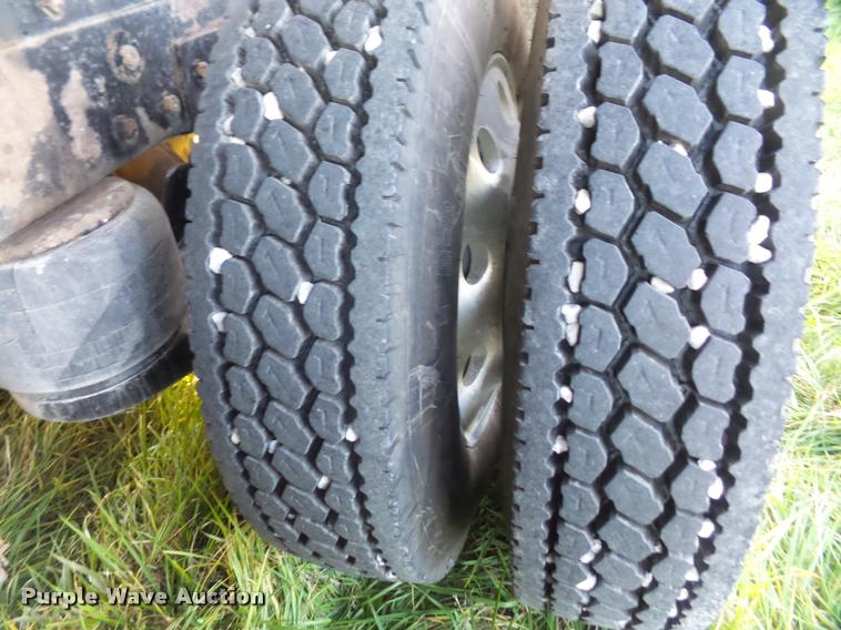 image for item DA3887 1998 Peterbilt 379 semi truck