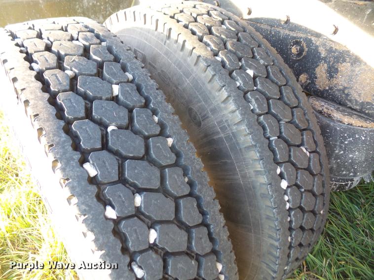 image for item DA3887 1998 Peterbilt 379 semi truck