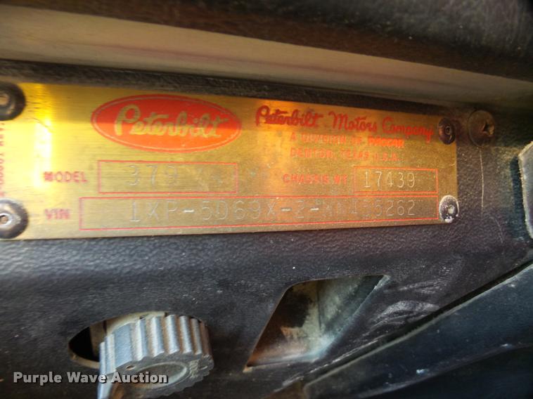image for item DA3887 1998 Peterbilt 379 semi truck
