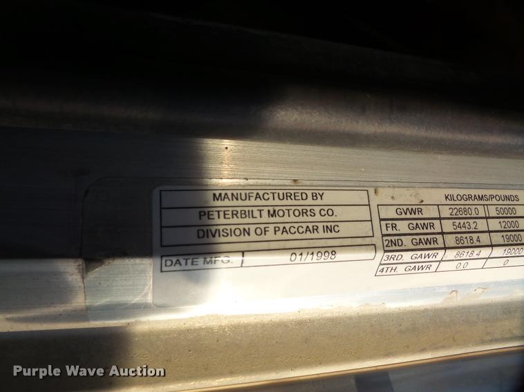 image for item DA3887 1998 Peterbilt 379 semi truck