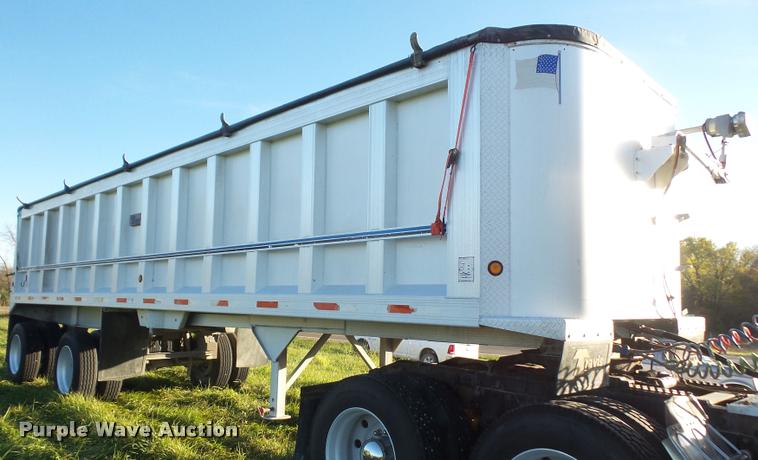 image for item DA3888 1999 Travis T102 end dump trailer