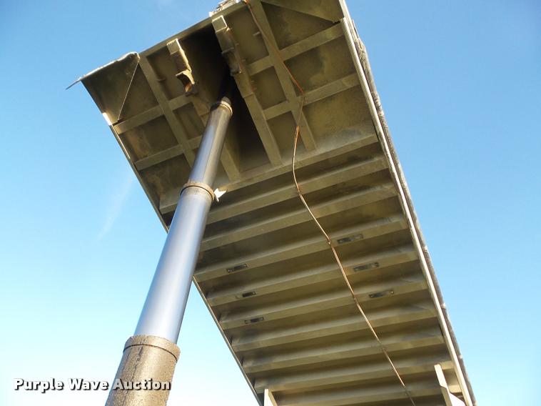 image for item DA3888 1999 Travis T102 end dump trailer