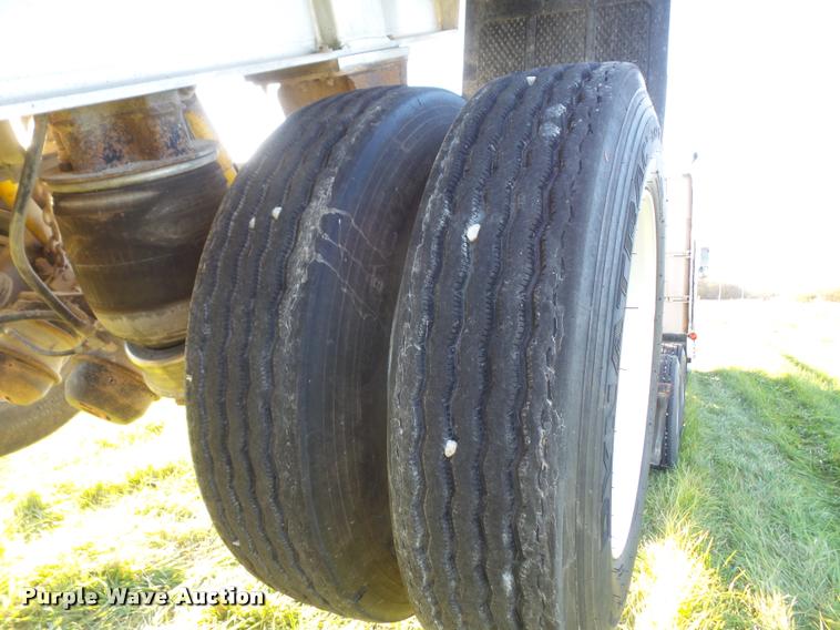 image for item DA3888 1999 Travis T102 end dump trailer