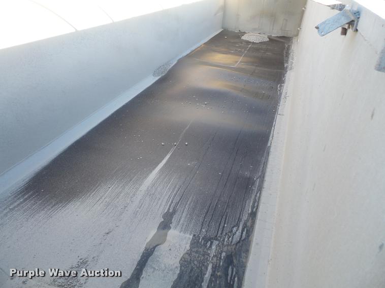 image for item DA3888 1999 Travis T102 end dump trailer