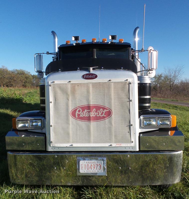 image for item DA3889 1995 Peterbilt 379 semi truck