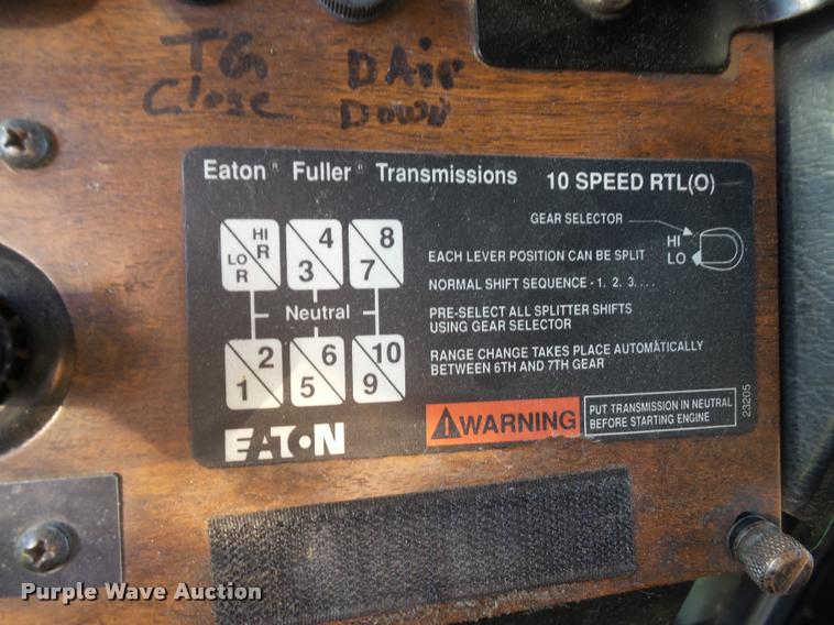 image for item DA3889 1995 Peterbilt 379 semi truck