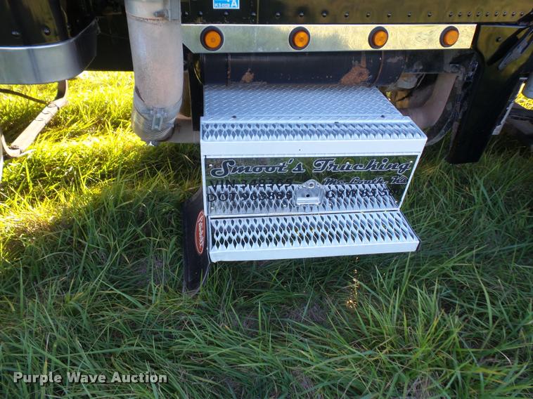 image for item DA3889 1995 Peterbilt 379 semi truck