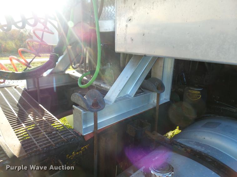 image for item DA3889 1995 Peterbilt 379 semi truck