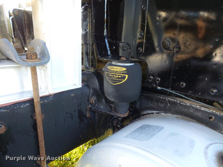 image for item DA3889 1995 Peterbilt 379 semi truck