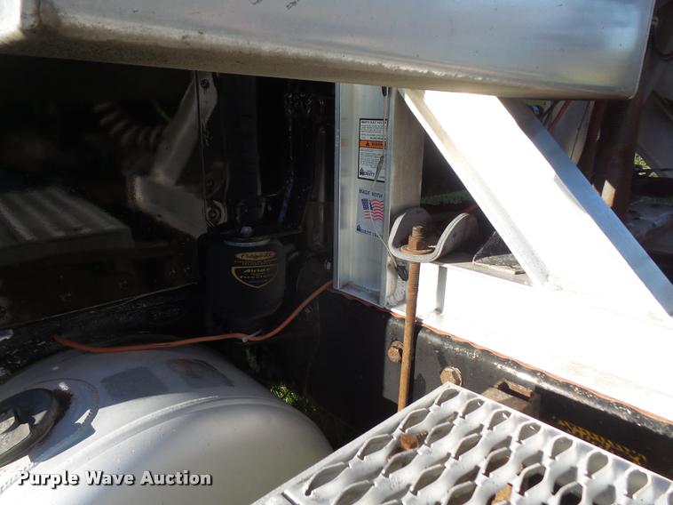 image for item DA3889 1995 Peterbilt 379 semi truck