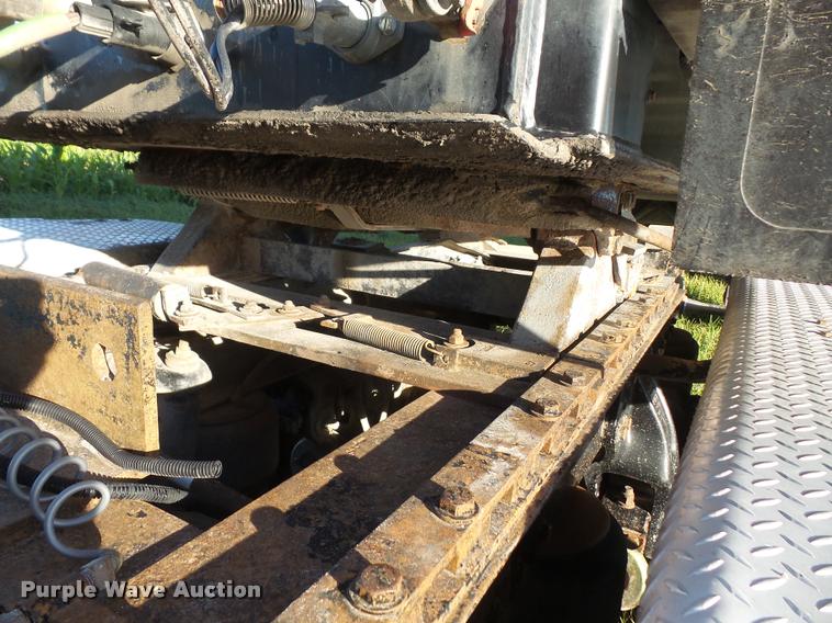 image for item DA3889 1995 Peterbilt 379 semi truck