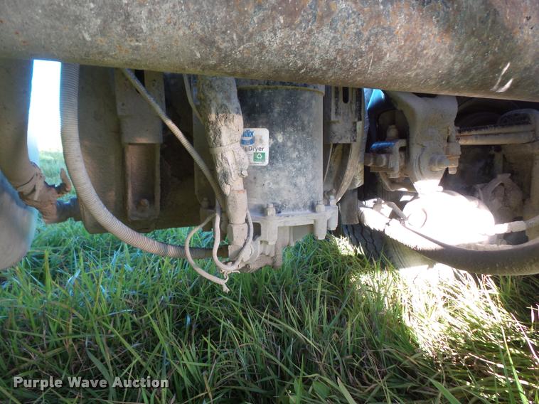 image for item DA3889 1995 Peterbilt 379 semi truck