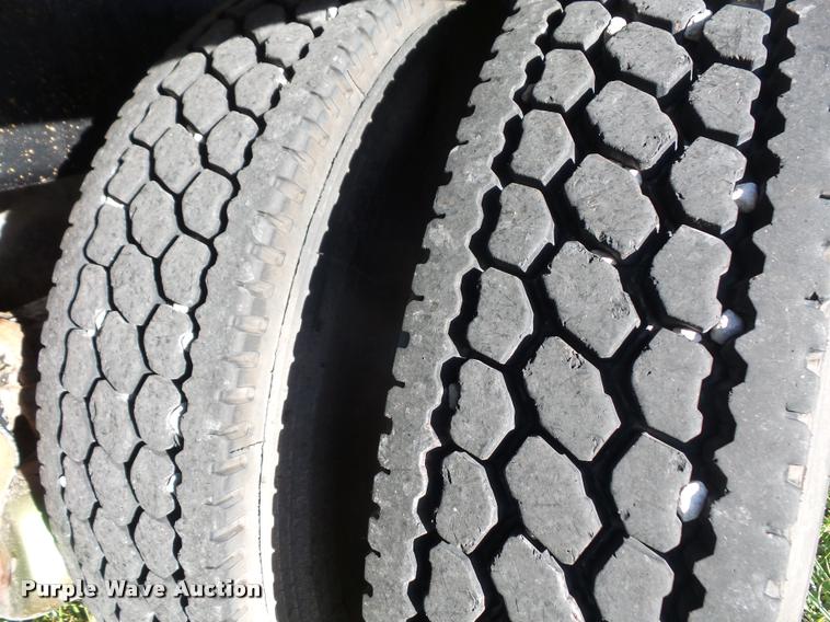 image for item DA3889 1995 Peterbilt 379 semi truck