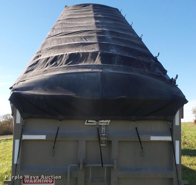 image for item DA3890 2007 East end dump trailer